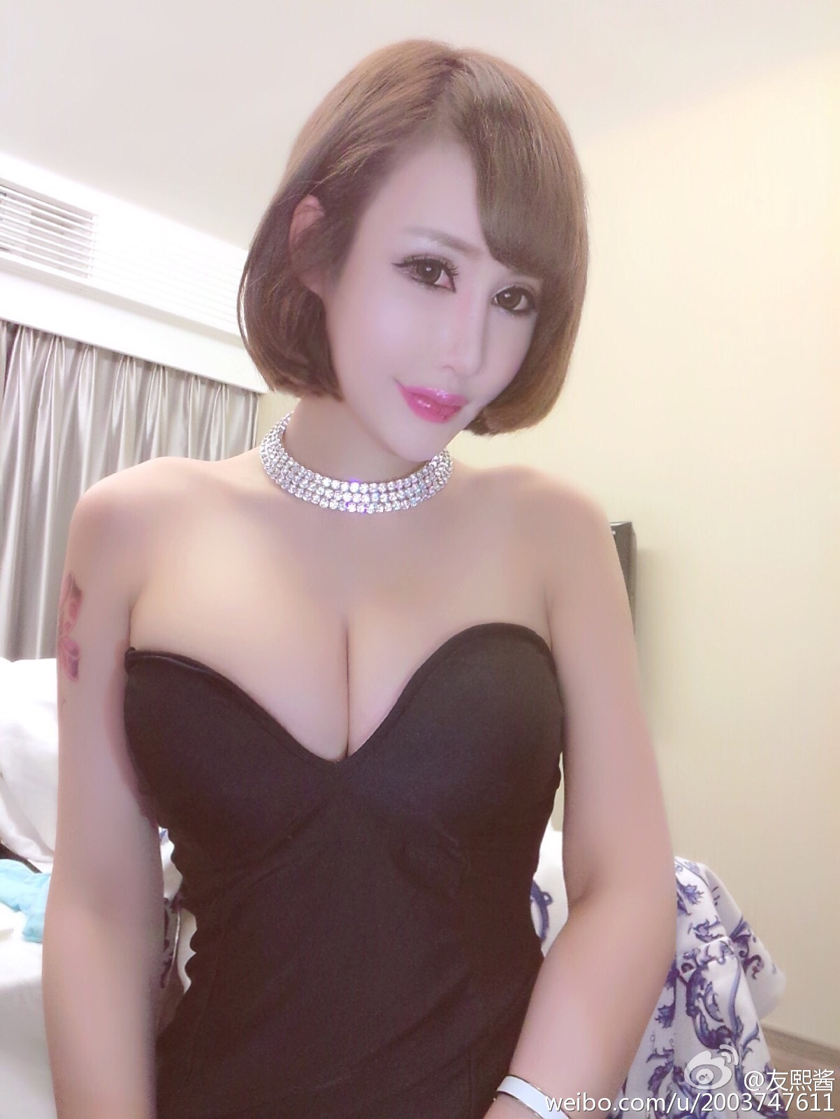 G罩美胸 火爆的辣子 友熙酱 微博自拍破解私密图片 2